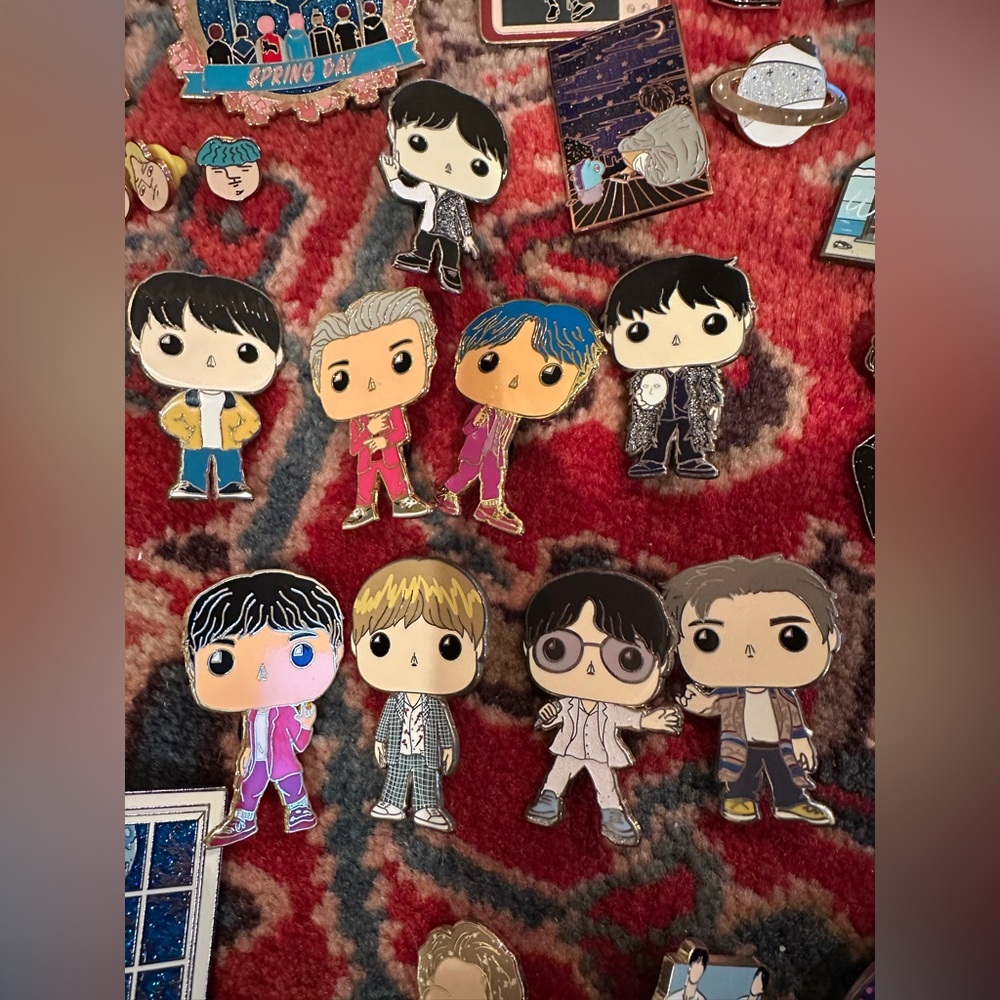 Large BTS Enamel Pin Lot - Picture 3 of 10